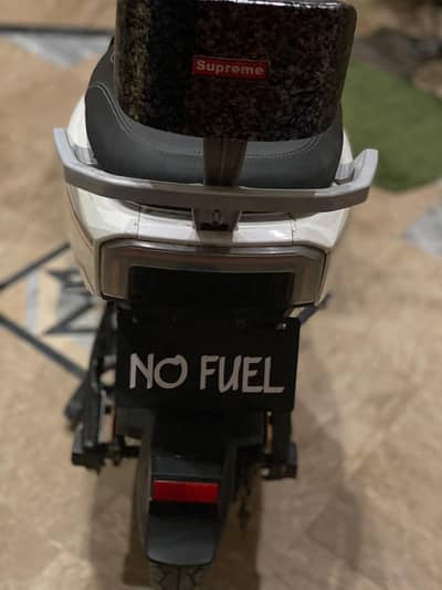 Scooty for sale only massage no call please