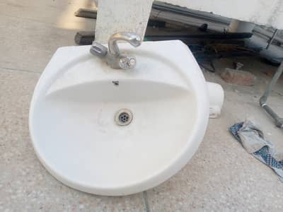 Used small size basin for sale with water tank