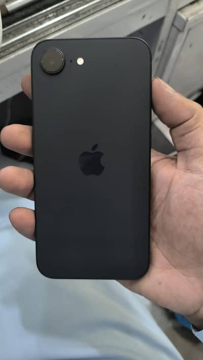 Apple iPhone 16e