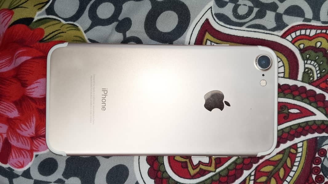Apple iPhone 7 0