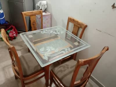 Dining table and 4 chairs