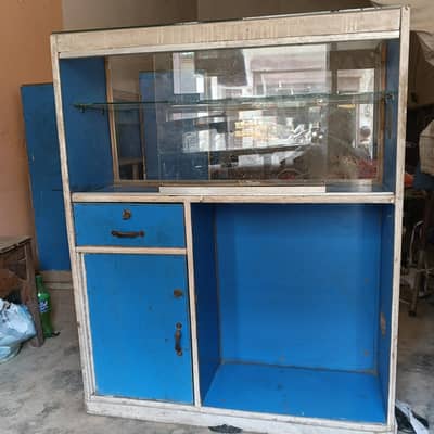 4 counter and 2 shelf racks for sale