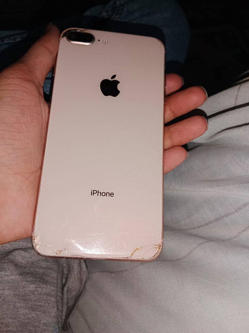 Apple iPhone 8 Plus 1