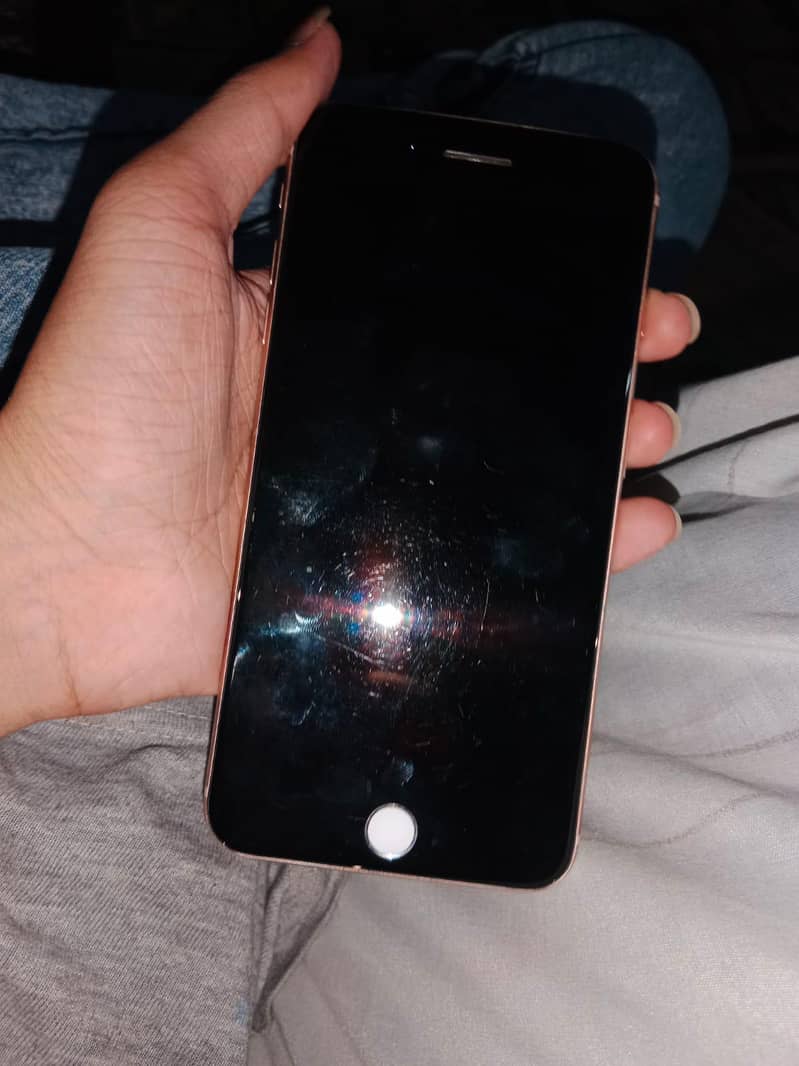 Apple iPhone 8 Plus 2