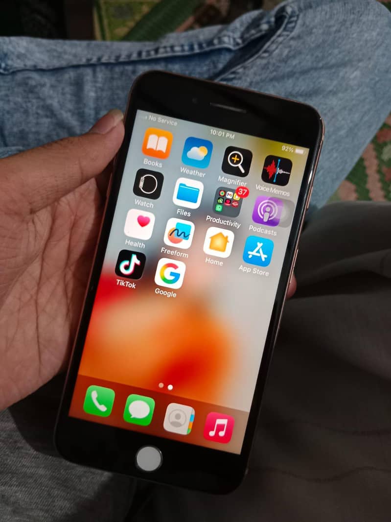Apple iPhone 8 Plus 5