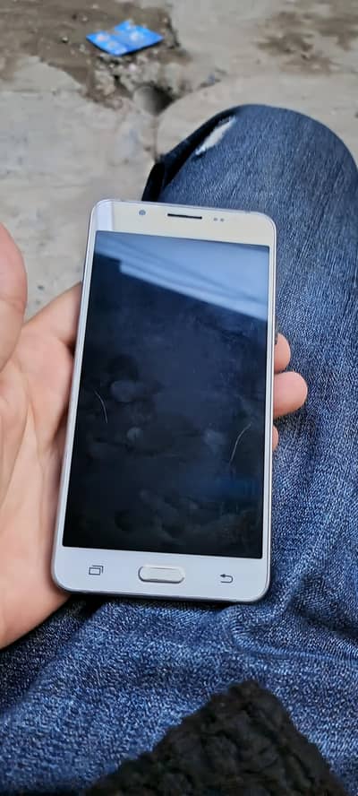 Samsung Mobile J5