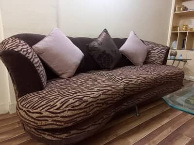 7 seatee sofa set in good condition