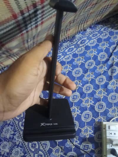Xtrike me headphone stand