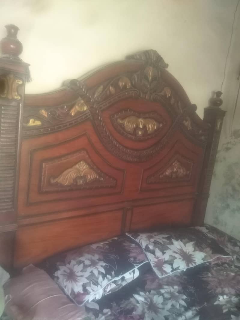 used double bed 0