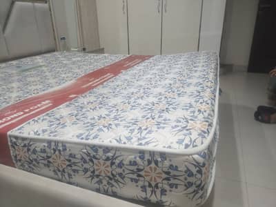 Diamond foam king size medicated mattress for sale