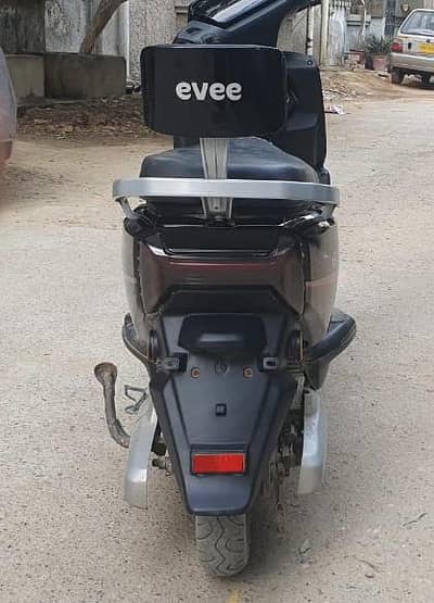 Electric scooty good condition