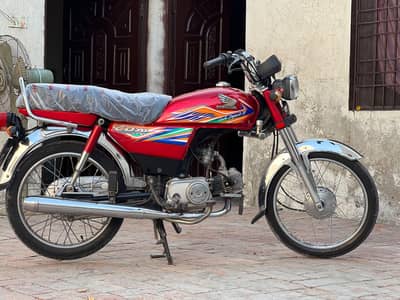 HONDA CD 70 2020 MODEL RED