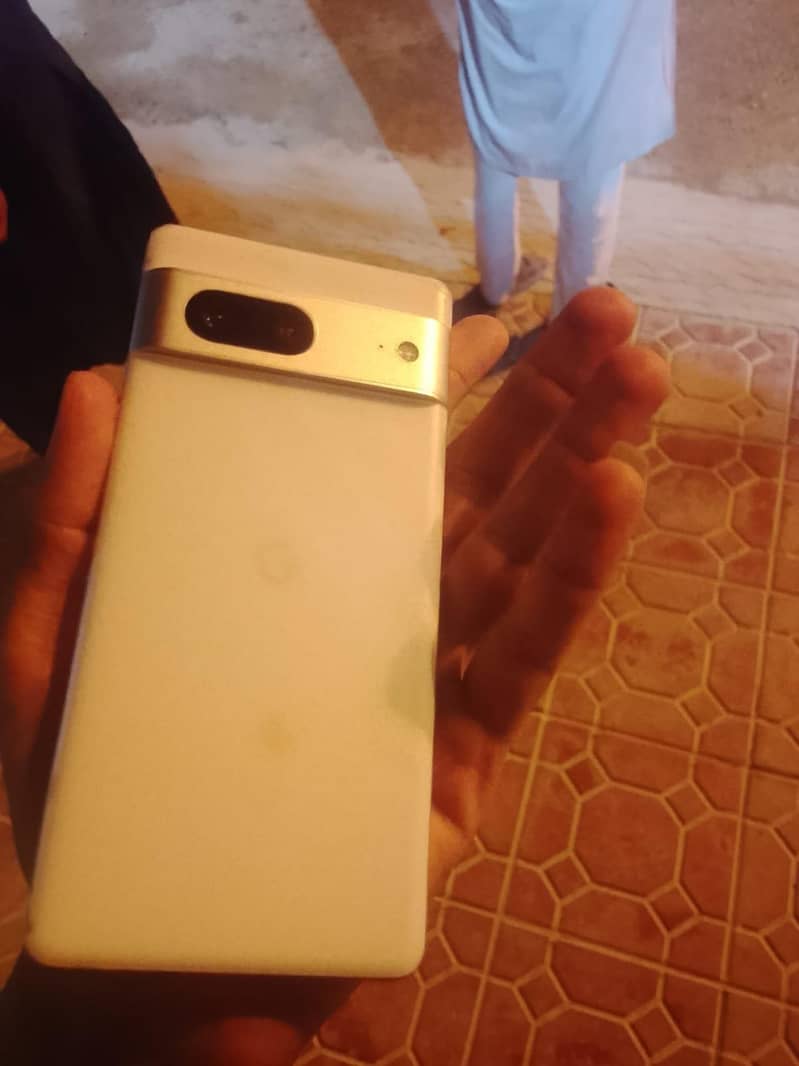 Google Pixel 7 4