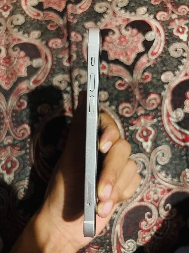 Apple iPhone 12 1