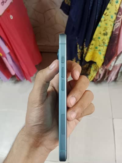 Apple iPhone 16