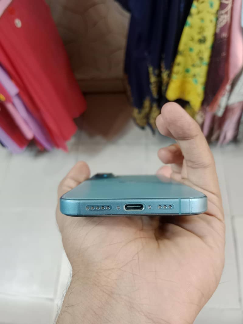 Apple iPhone 16 2