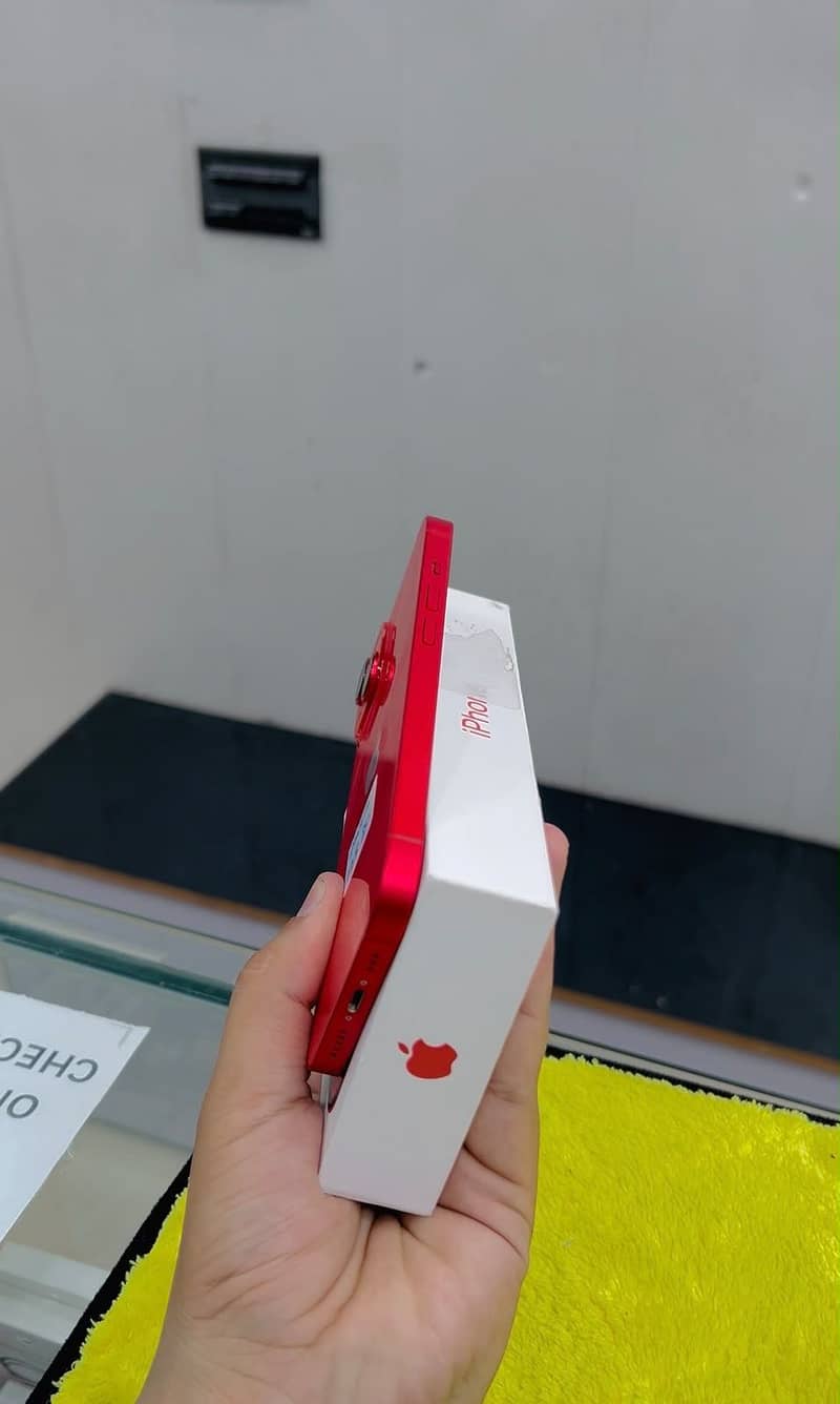 Apple iPhone 14 2