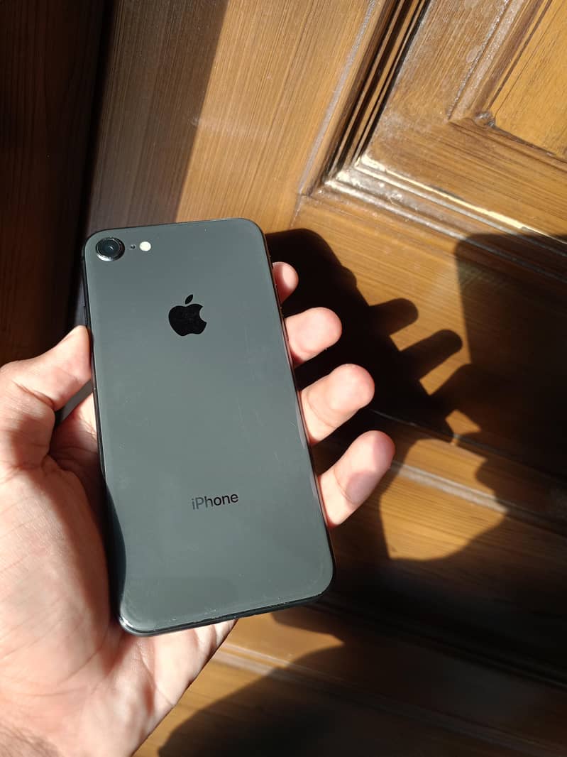 Apple iPhone 8 0