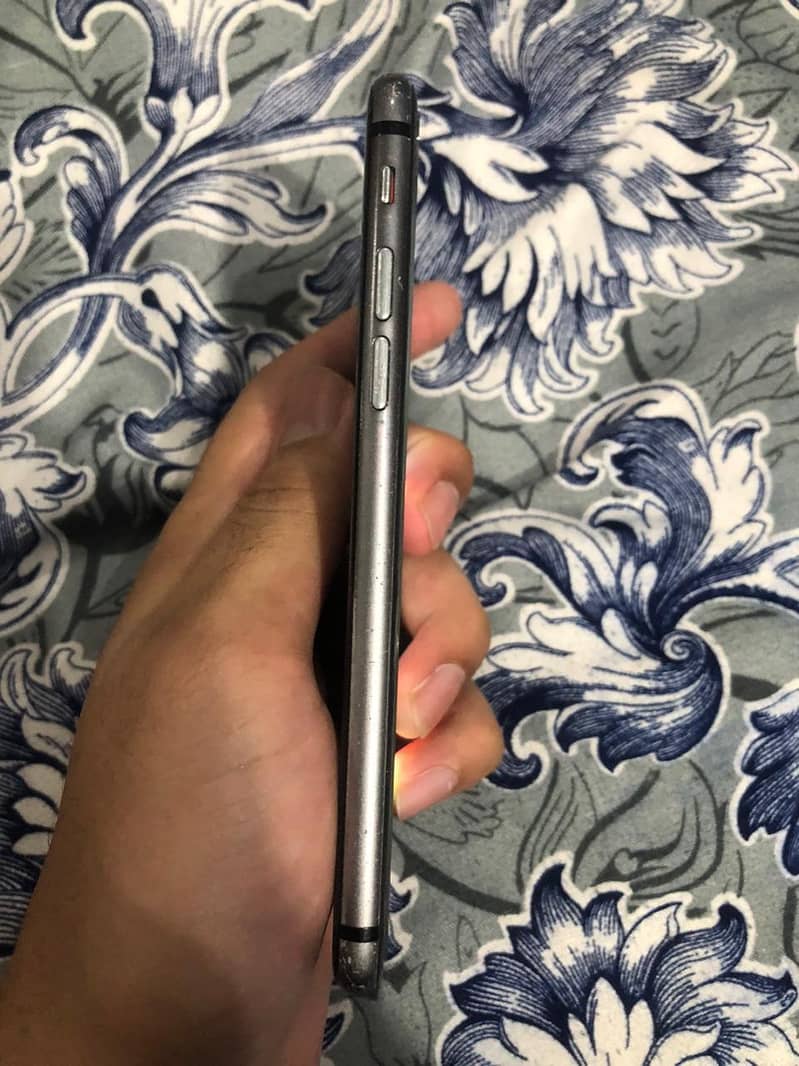 Apple iPhone 8 4