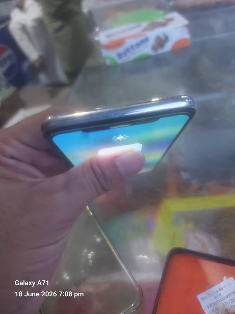 Apple iPhone X 6