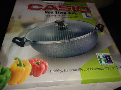 Casio non stick wok large size with glass lid,