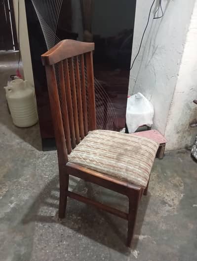 6 dining chair A1 condition
