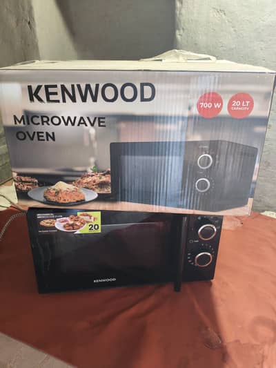 Kenwood microwave oven . 10/10
