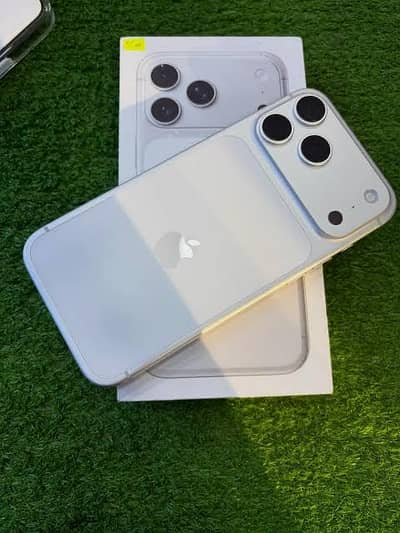 iPhone 17 pro max silver jb