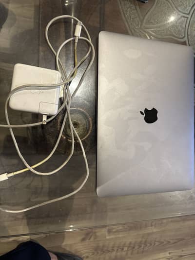 Macbook pro 2017 model with original charger