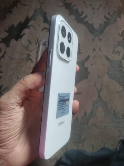 Honor X6c only 20 days use full warranty me h