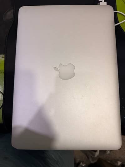 Macbook 2017 500gb 8gb