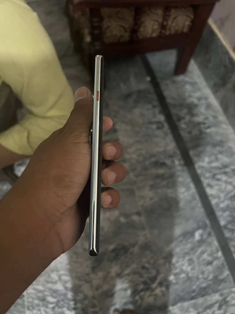 Tecno CAMON 40 Pro 1