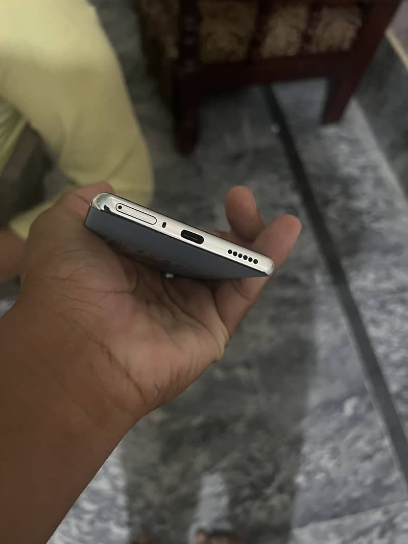 Tecno CAMON 40 Pro 4