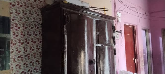 iron almirah for sale