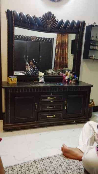 new condition ha almari or dressing mirror