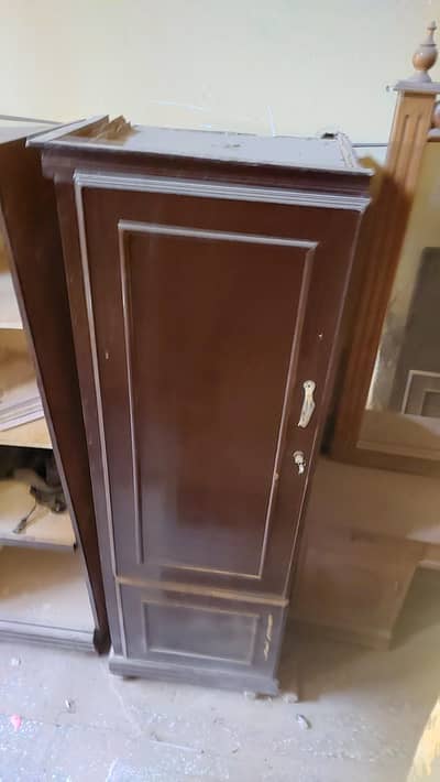 3 door cupboard