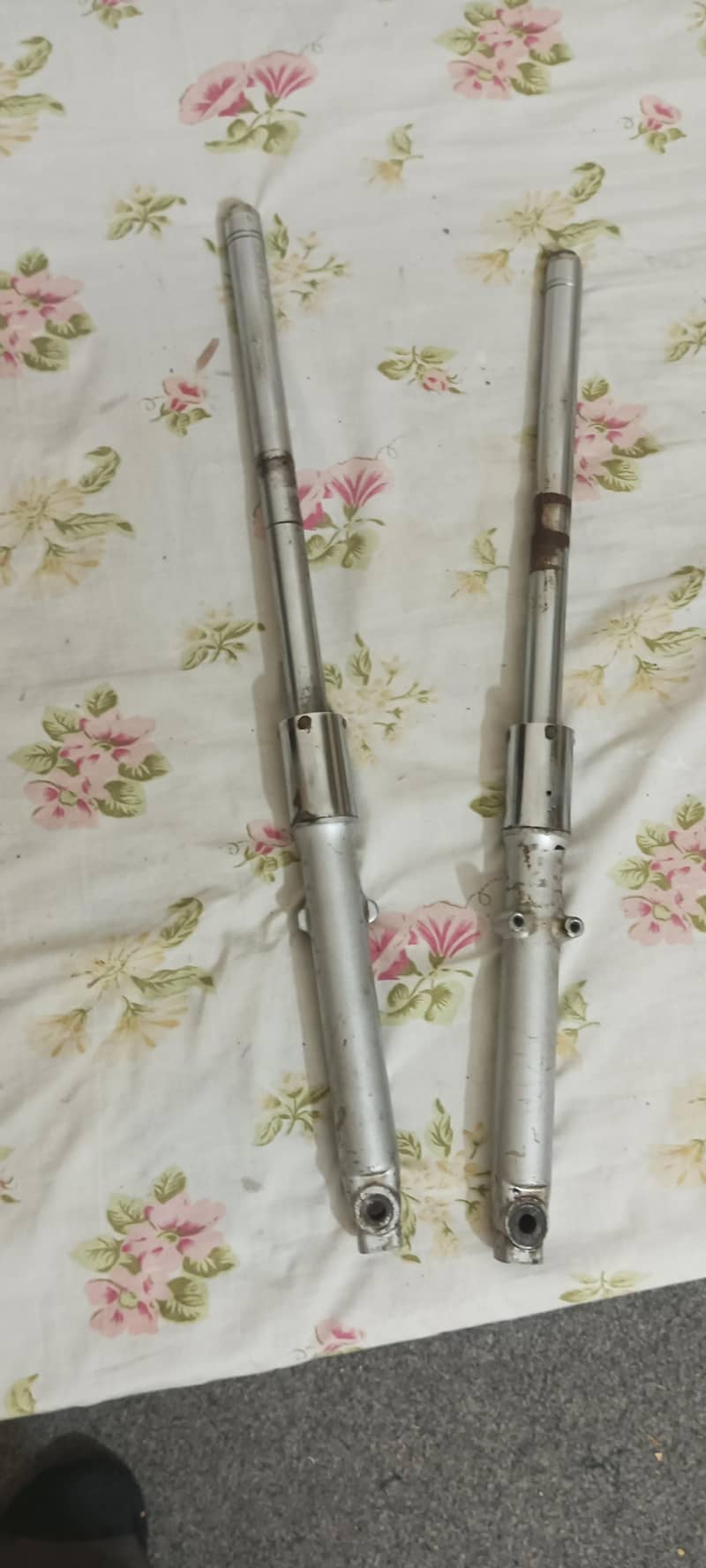 CD 70 front shocks 0