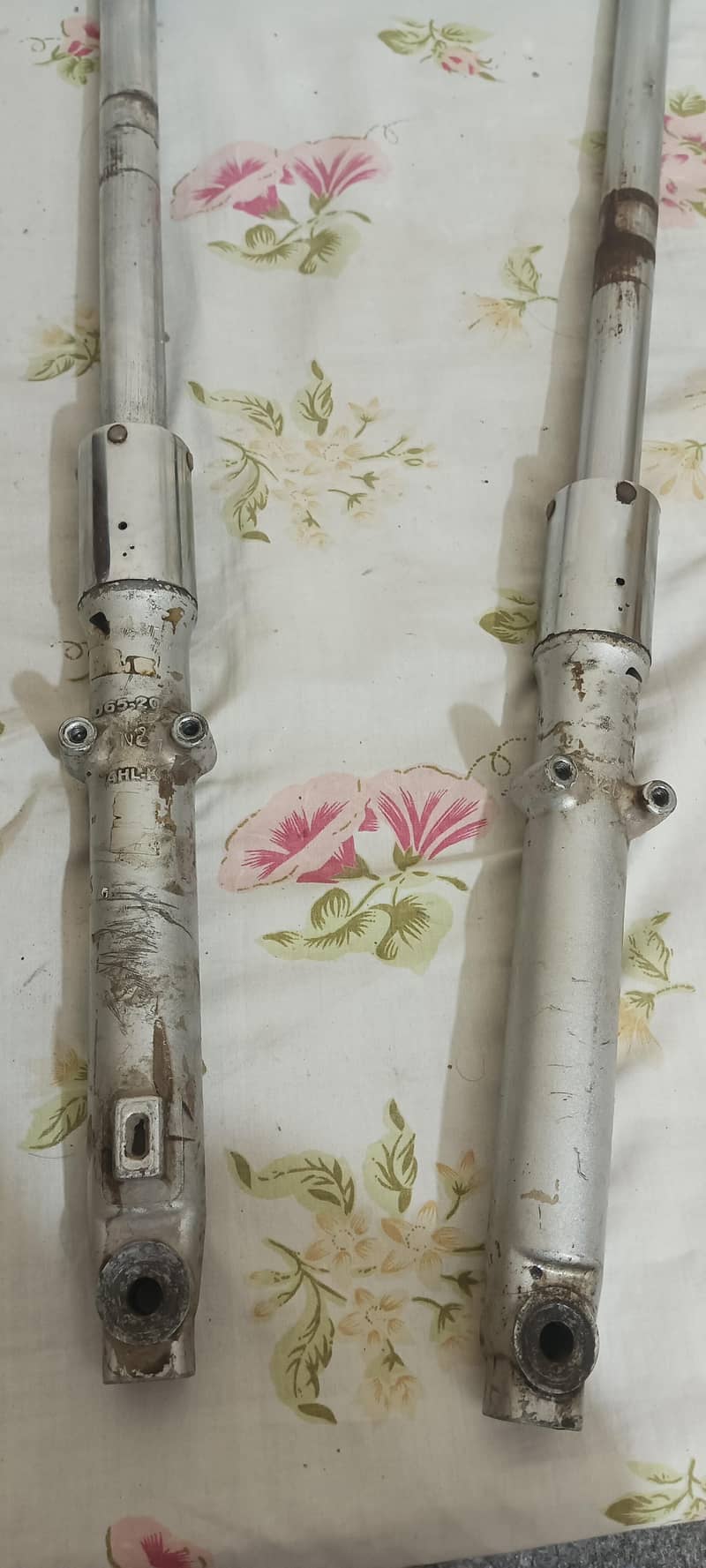 CD 70 front shocks 1
