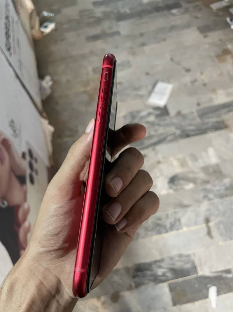 Apple iPhone 11 3