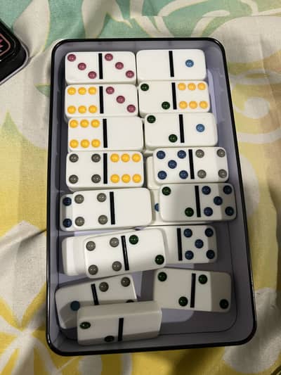 Dominos