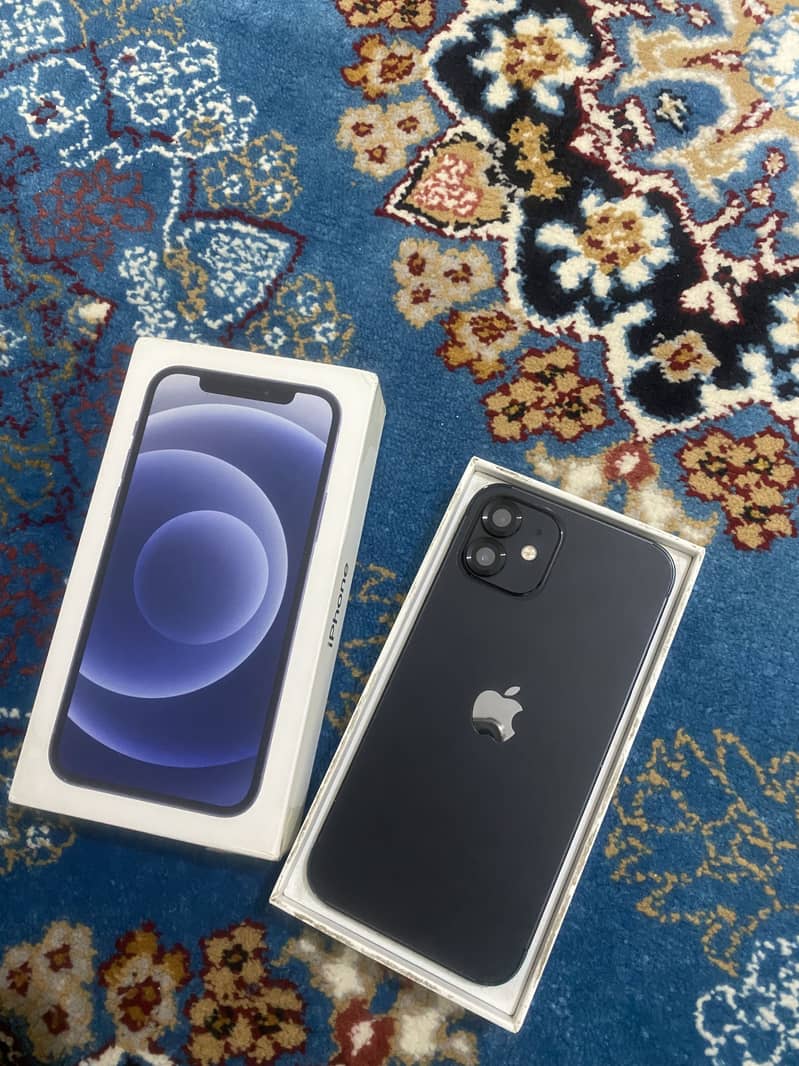 Apple iPhone 12 4
