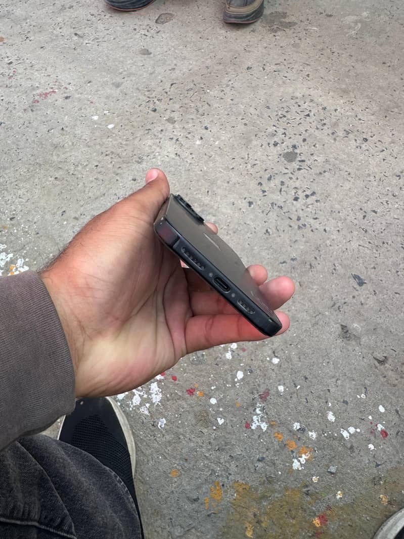 Apple iPhone 15 plus 4