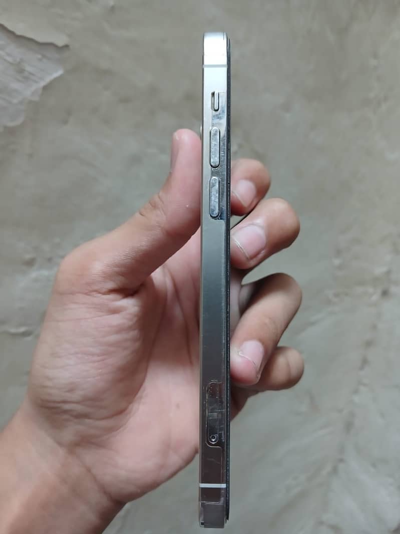 Apple iPhone 12 Pro 2