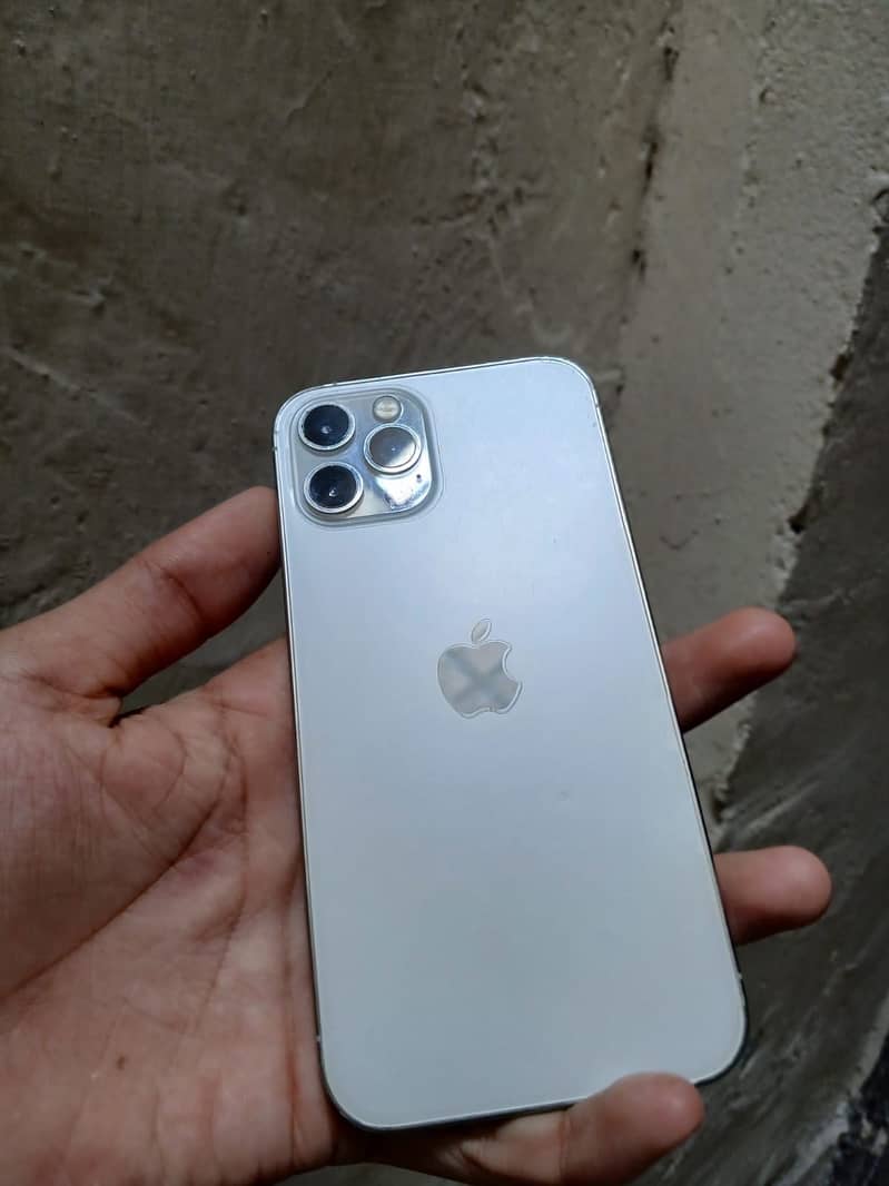 Apple iPhone 12 Pro 3