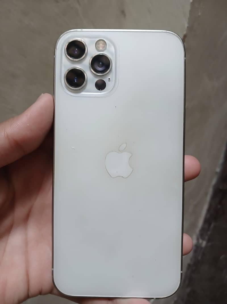 Apple iPhone 12 Pro 4