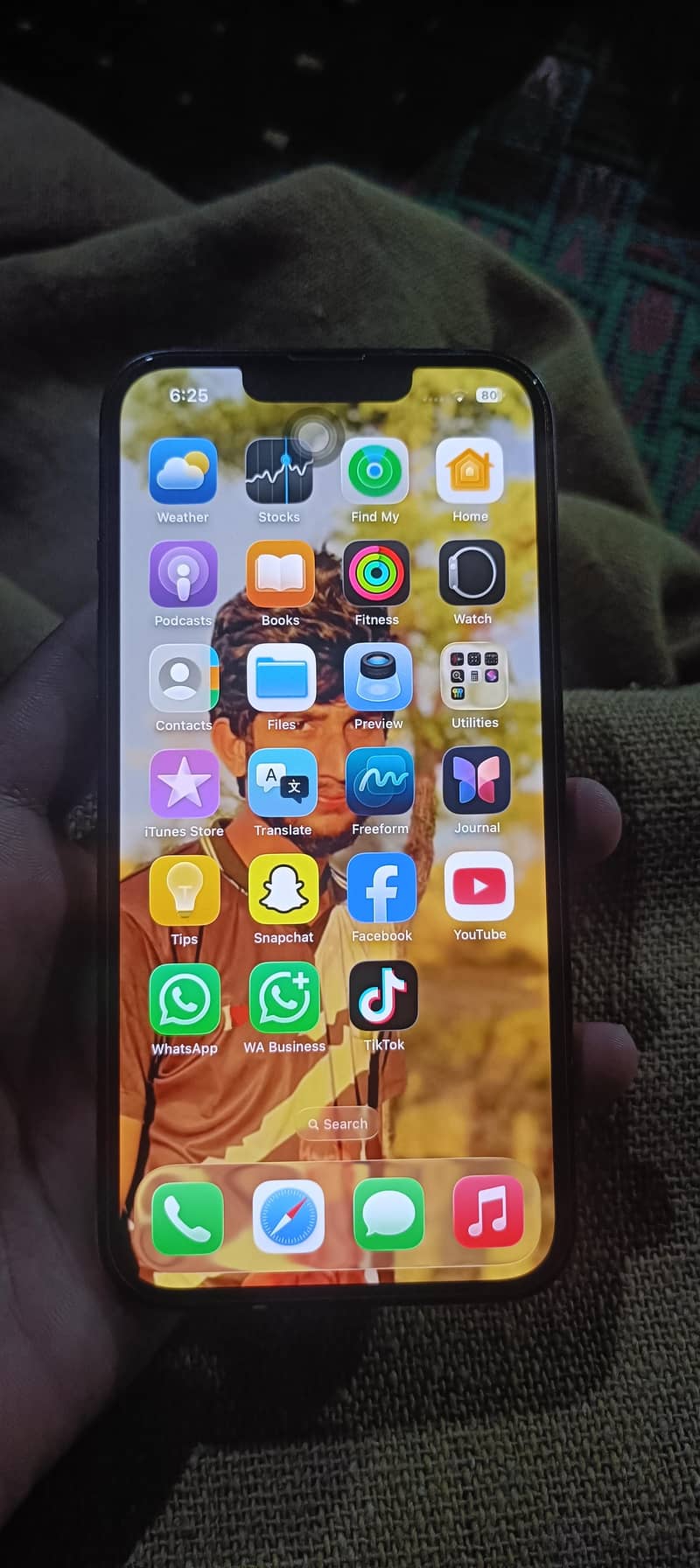 Apple iPhone 13 4