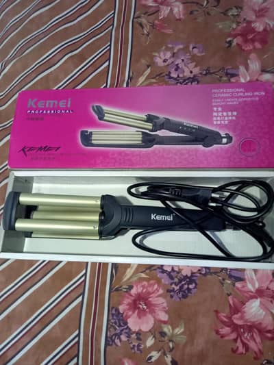 kemei 3 Barrel Hair Waver|LikeNew|Box Available