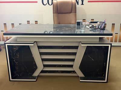Full size office table & office chairs For sale