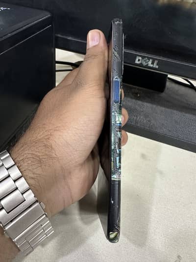 One plus N200