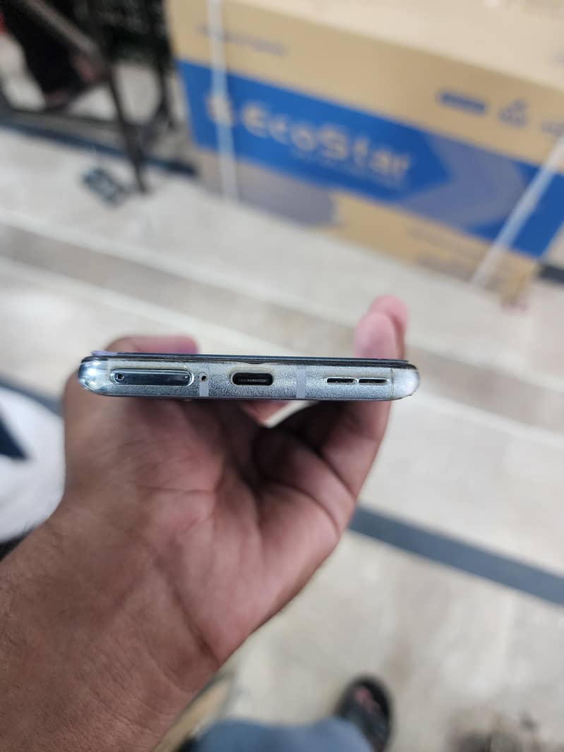 One Plus 8T 4